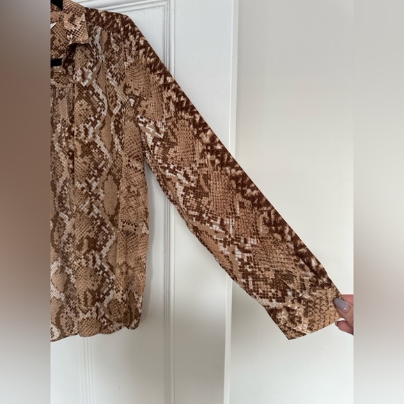 H&M Snakeskin Brown Blouse - Picture 2 of 4